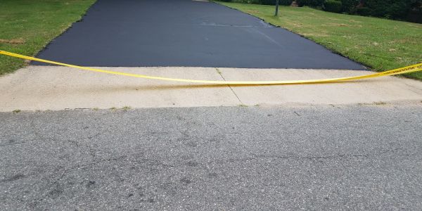 Driveway Sealcoating in Springdale